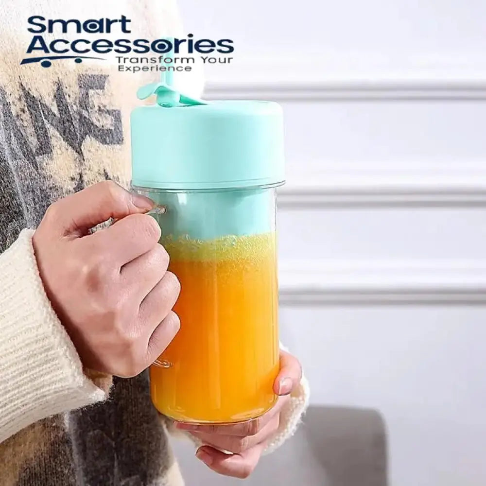 Portable Rechargeable Juice Blender With Straw.