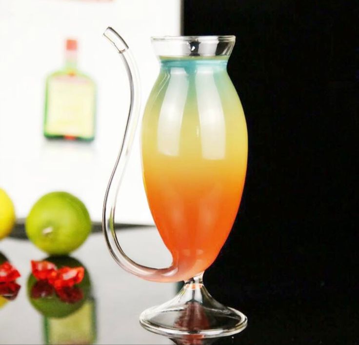 Creative Vampire Glass Cocktail Glass With Nordic Straws And Molecule Cocktail Glass